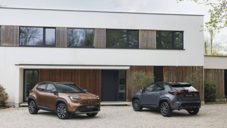 Toyota Yaris Cross restylé : un léger coup de jeune pour 2026 yariscross_highgrade_preciousbronze_static- (1)