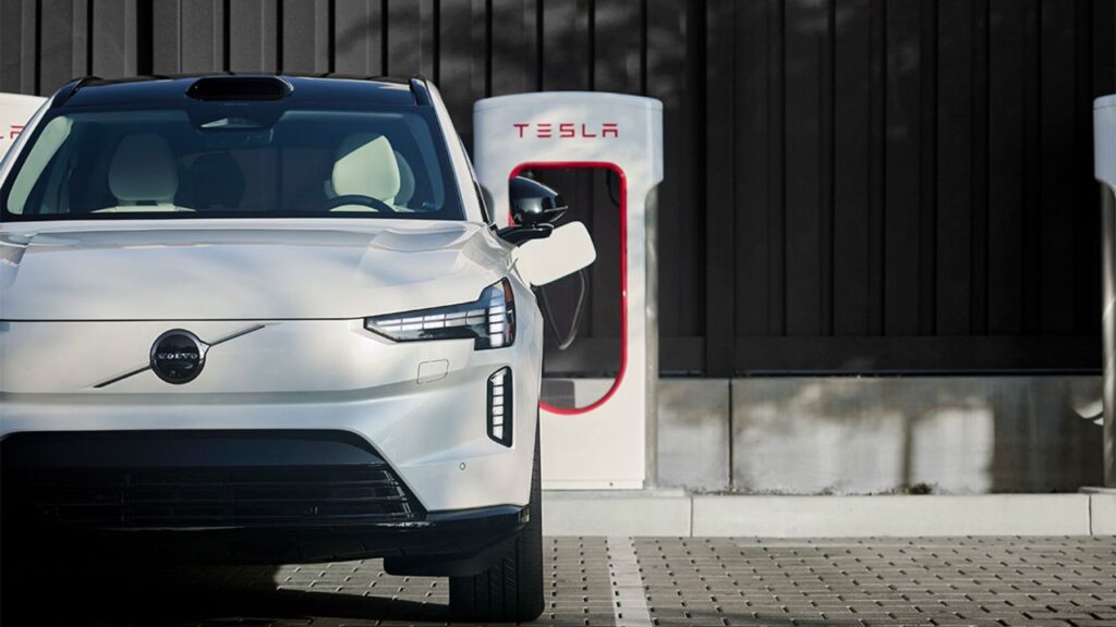 recharger_volvo_borne_tesla