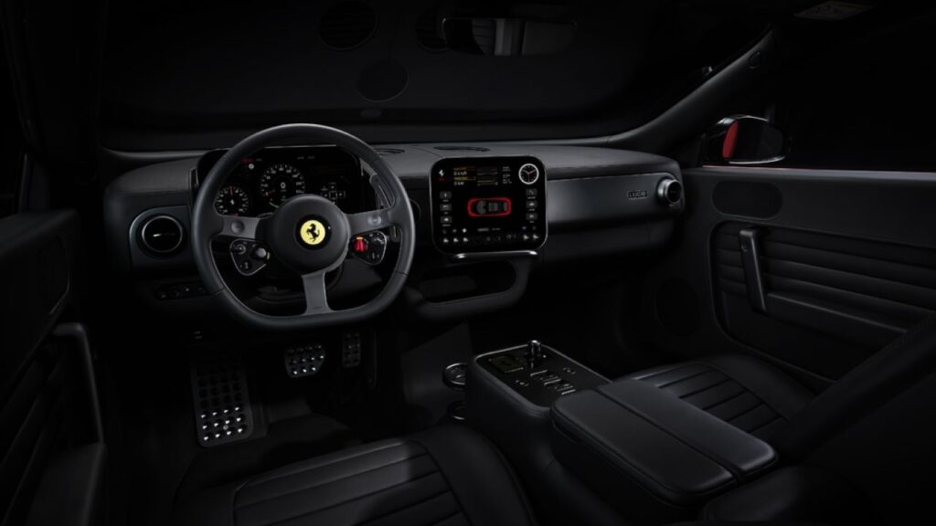 intérieur_de_la_ferrari_Luce