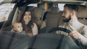 Vérification voiture avant départ en vacances avec enfants : ce qu’il faut contrôler avant de partir verification-voiture-avant-depart-vacances