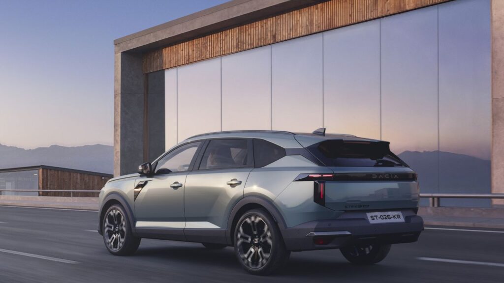 Dacia-Striker-Hybrid-155-(1)