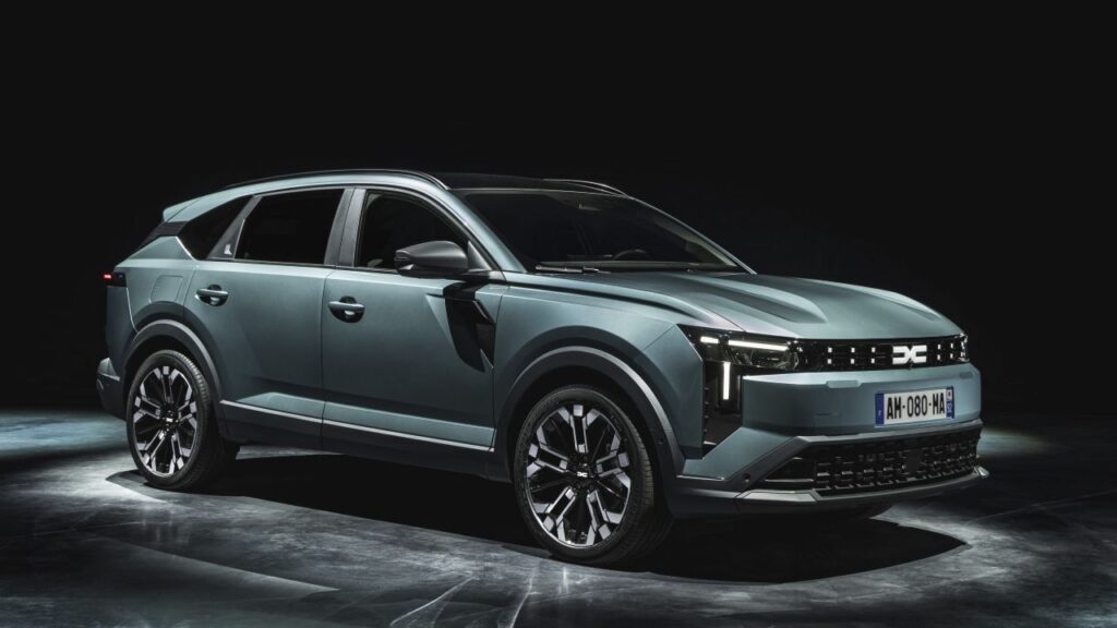 Dacia-Striker-Hybrid-155-2026