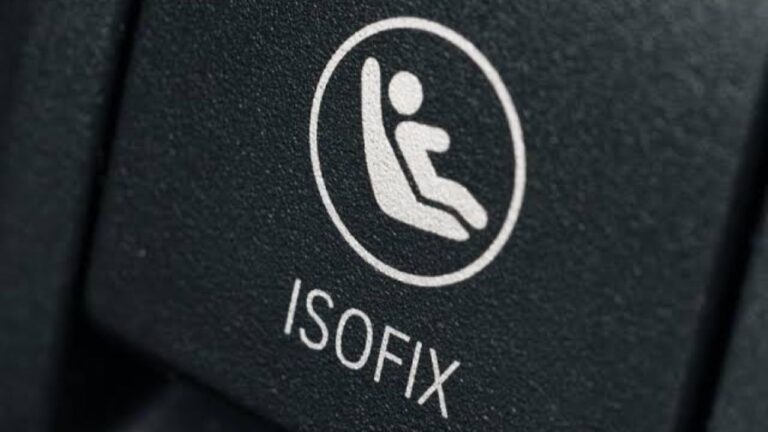 Comment savoir si ma voiture est compatible avec un siège auto ISOFIX ? logo-isofix-siege-auto