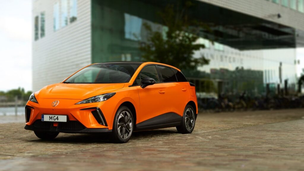 Voiture électrique chinoise ou française : prix, autonomie, SAV… que choisir ? mg4-voiture-electrique-chinoise-ou-francaise-choisir